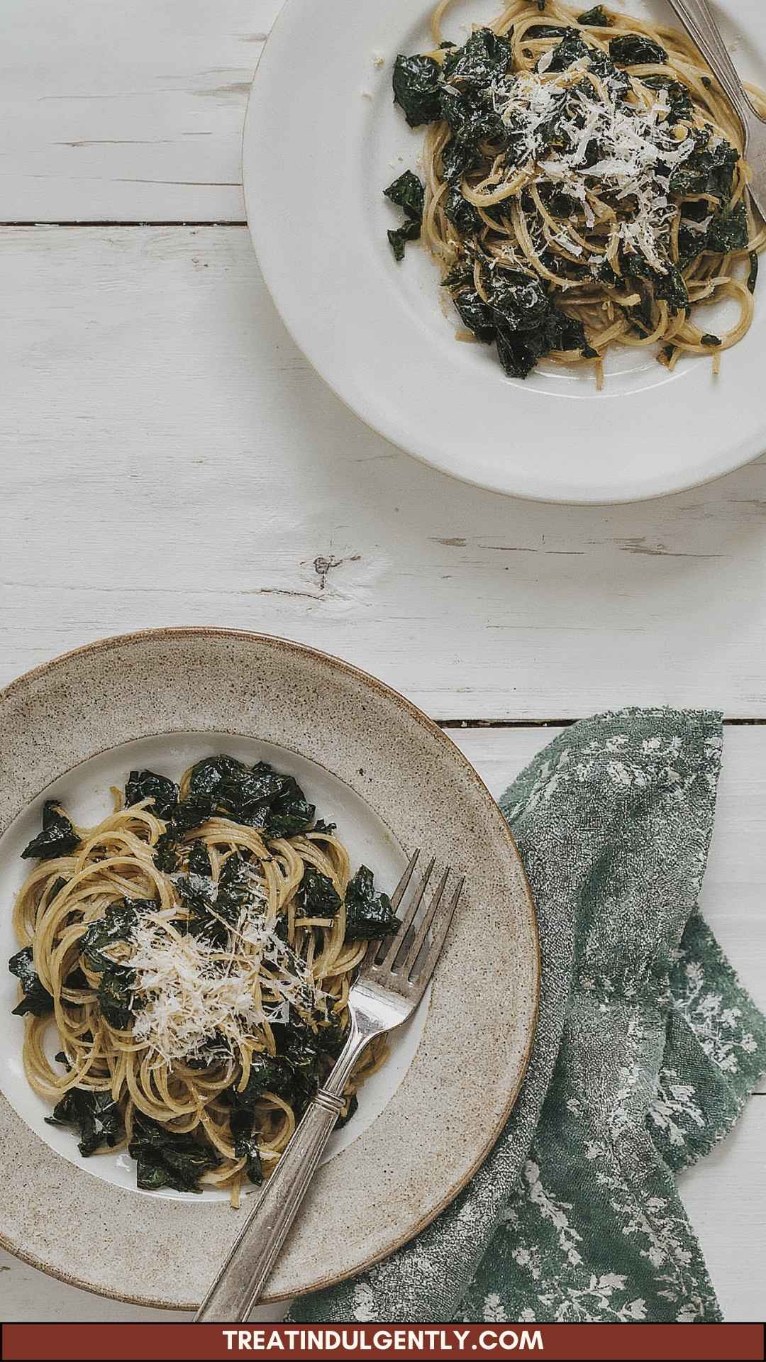 How to Make Spinach and Garlic Spaghetti with Pecorino How to Make Spinach and Garlic Spaghetti with Pecorino